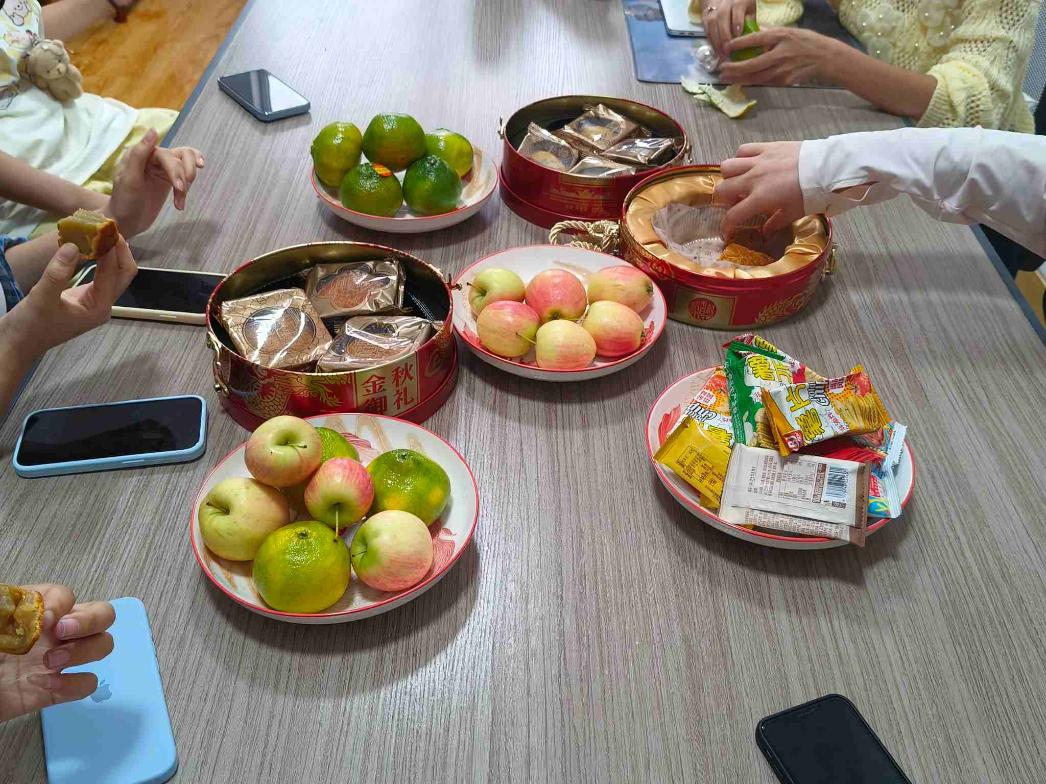 Zemeijia holder en varm ettermiddagste